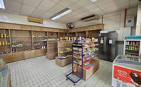 Good2Stay Apartment 6-8Pax L 3R2B L 2 Parking L Coway Water L Unifi I Swimming Pool